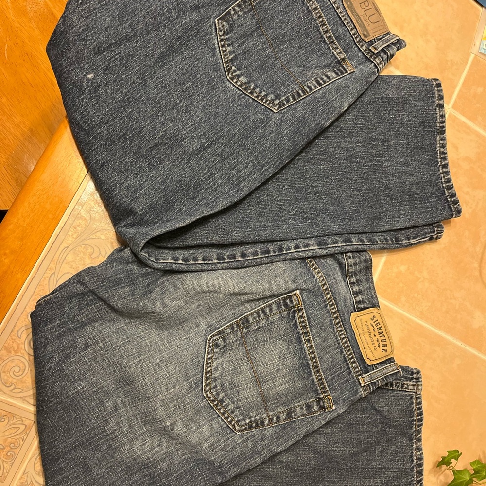 Bundle of 2 Men’s Jeans Signature by Levi's Men's Jeans and a no brand pair